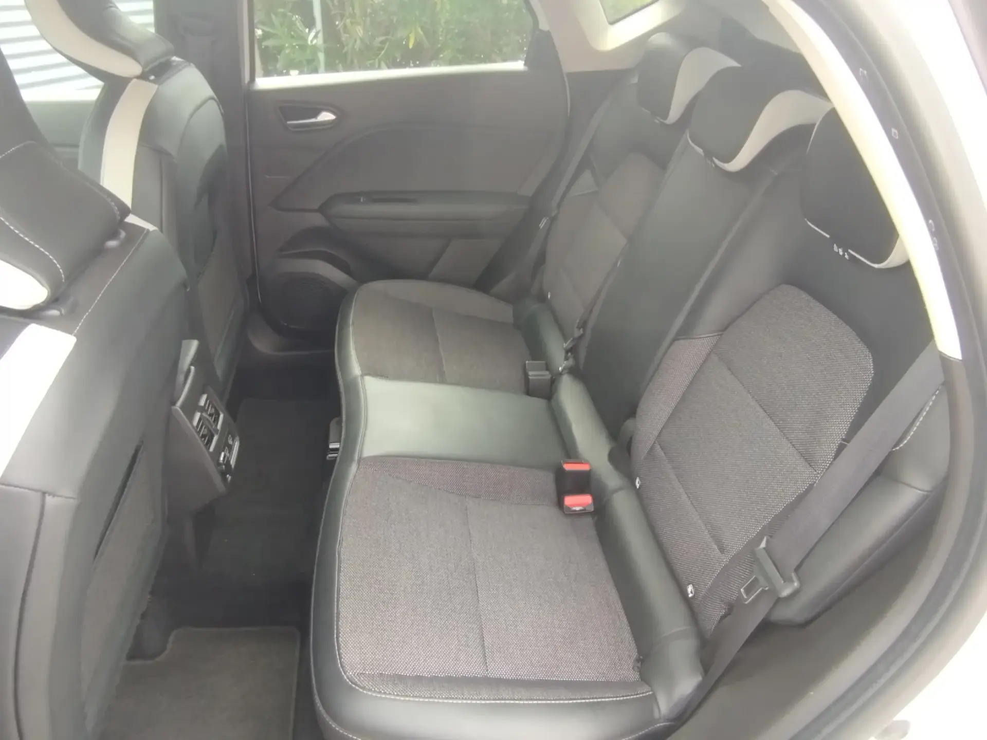 Renault Captur 1.0 TCe Evolution Bi-Fuel 8
