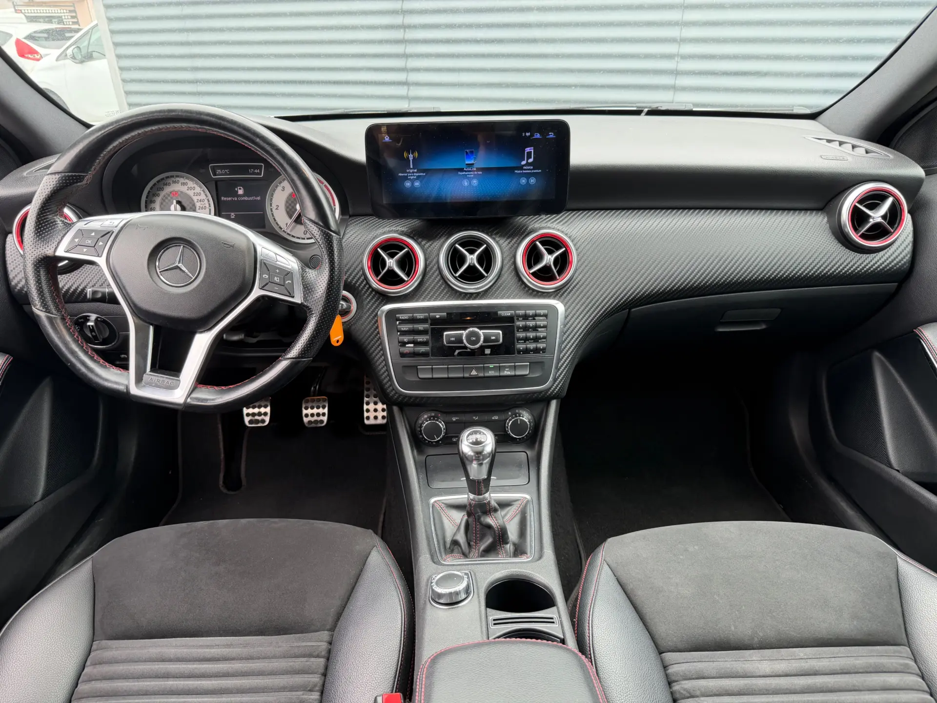 Mercedes-Benz A 200 CDi BlueEfficiency AMG Line 8