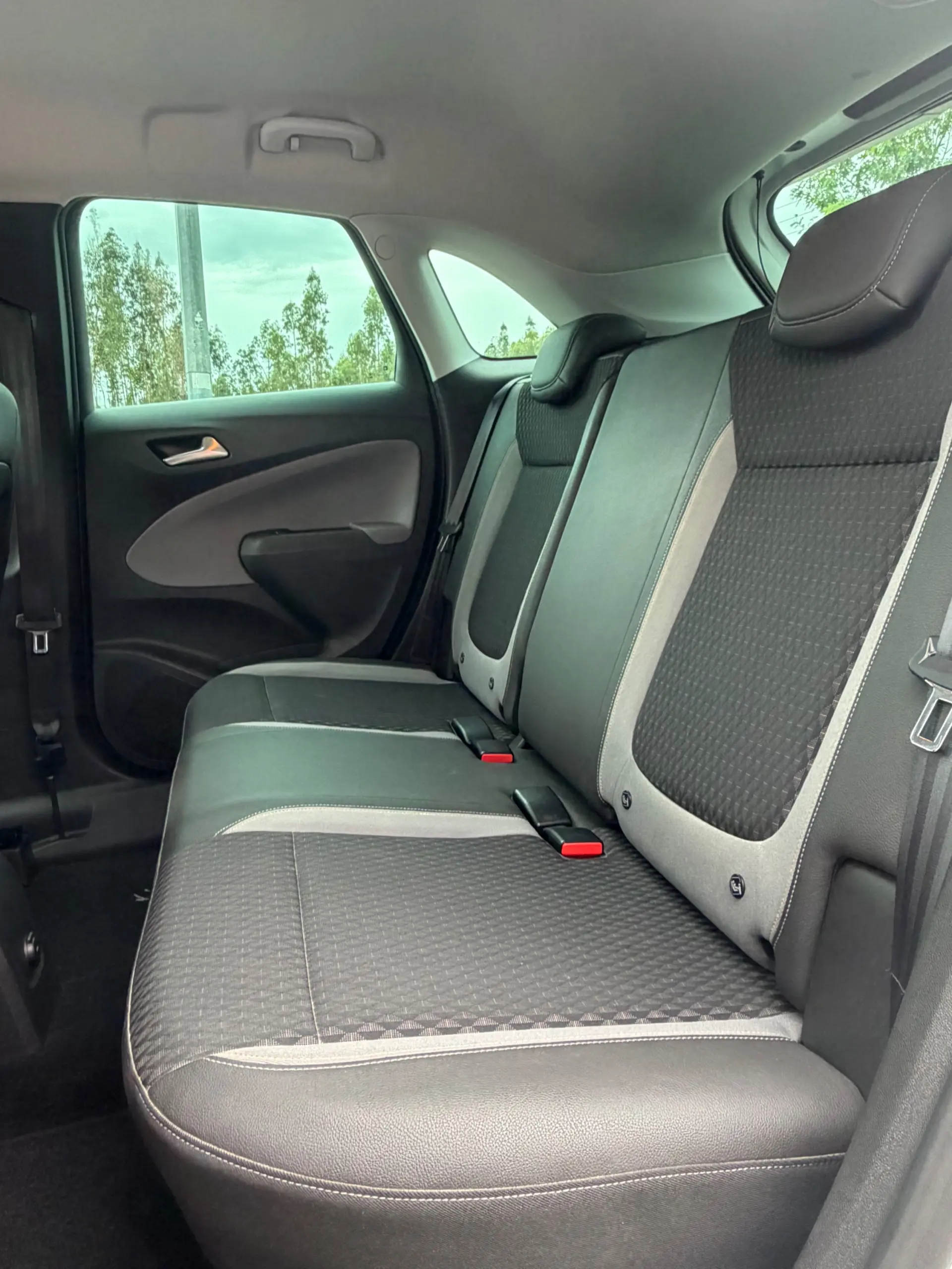 Opel Crossland X 1.2 T Business Edition 11