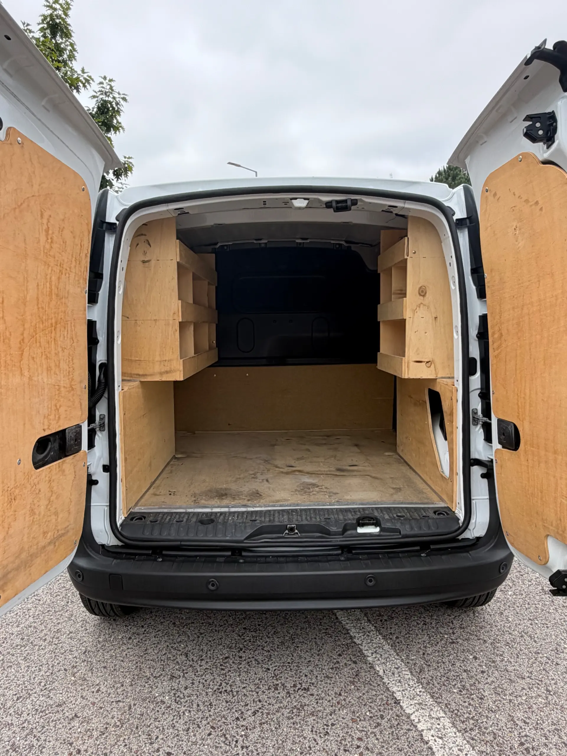 Renault Kangoo Outro 10