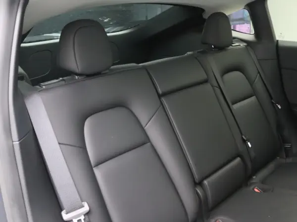 Tesla Model Y Long Range Dual Motor AWD 5