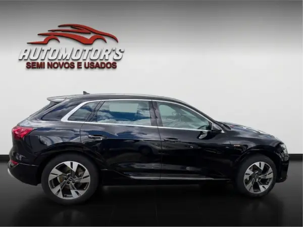 Audi e-tron 55 quattro S line 8