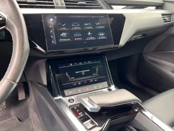 Audi e-tron 55 quattro S line 21