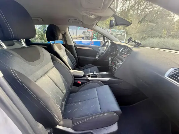 Citroen C4 1.6 BlueHDi Shine EAT6 8