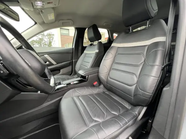 Citroen C4 X 1.2 PureTech Shine EAT8 12