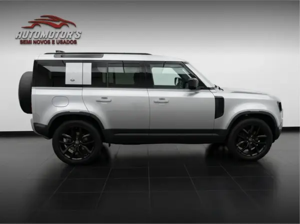 Land Rover Defender XDynamic 6