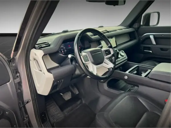 Land Rover Defender XDynamic 14