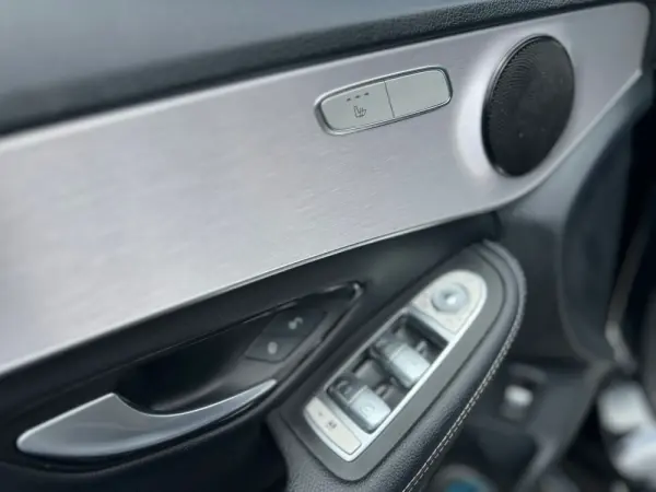 Mercedes-Benz C 300 de Avantgarde 11