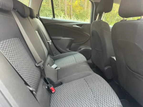 Opel Astra Sports Tourer 1.6 CDTI Business Edition S/S 9