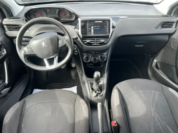 Peugeot 208 1.4 HDi Allure 9