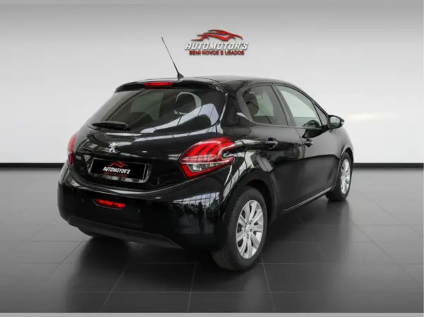Peugeot 208 1.2 PureTech Allure EAT6 4