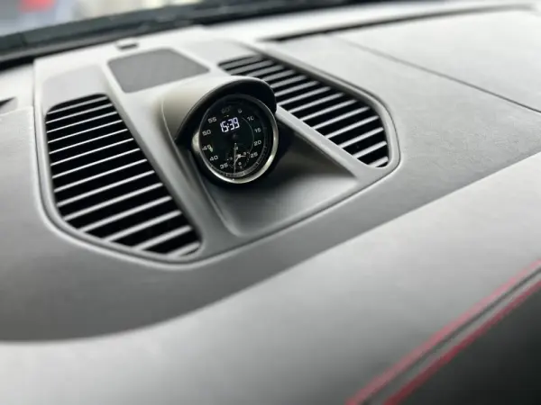 Porsche 911 (991) Carrera 4 GTS PDK 9