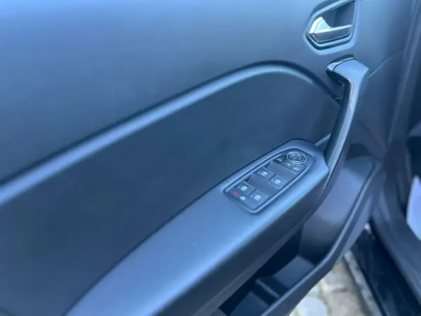 Renault Captur 1.0 TCe Exclusive 8