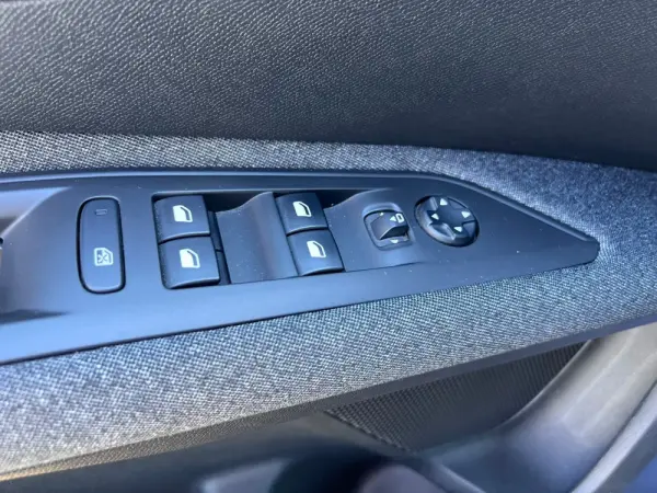 Peugeot 3008 1.6 BlueHDi Allure Grip Control EAT6 11