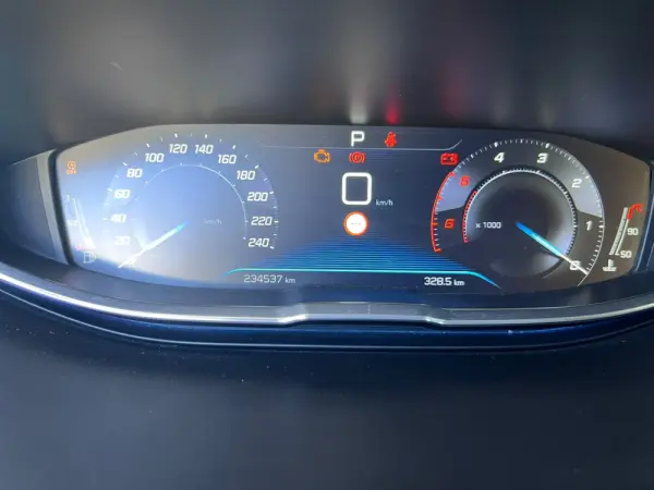 Peugeot 3008 1.6 BlueHDi Allure Grip Control EAT6 13
