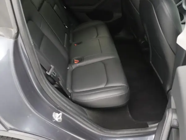 Tesla Model Y Long Range Dual Motor AWD 4