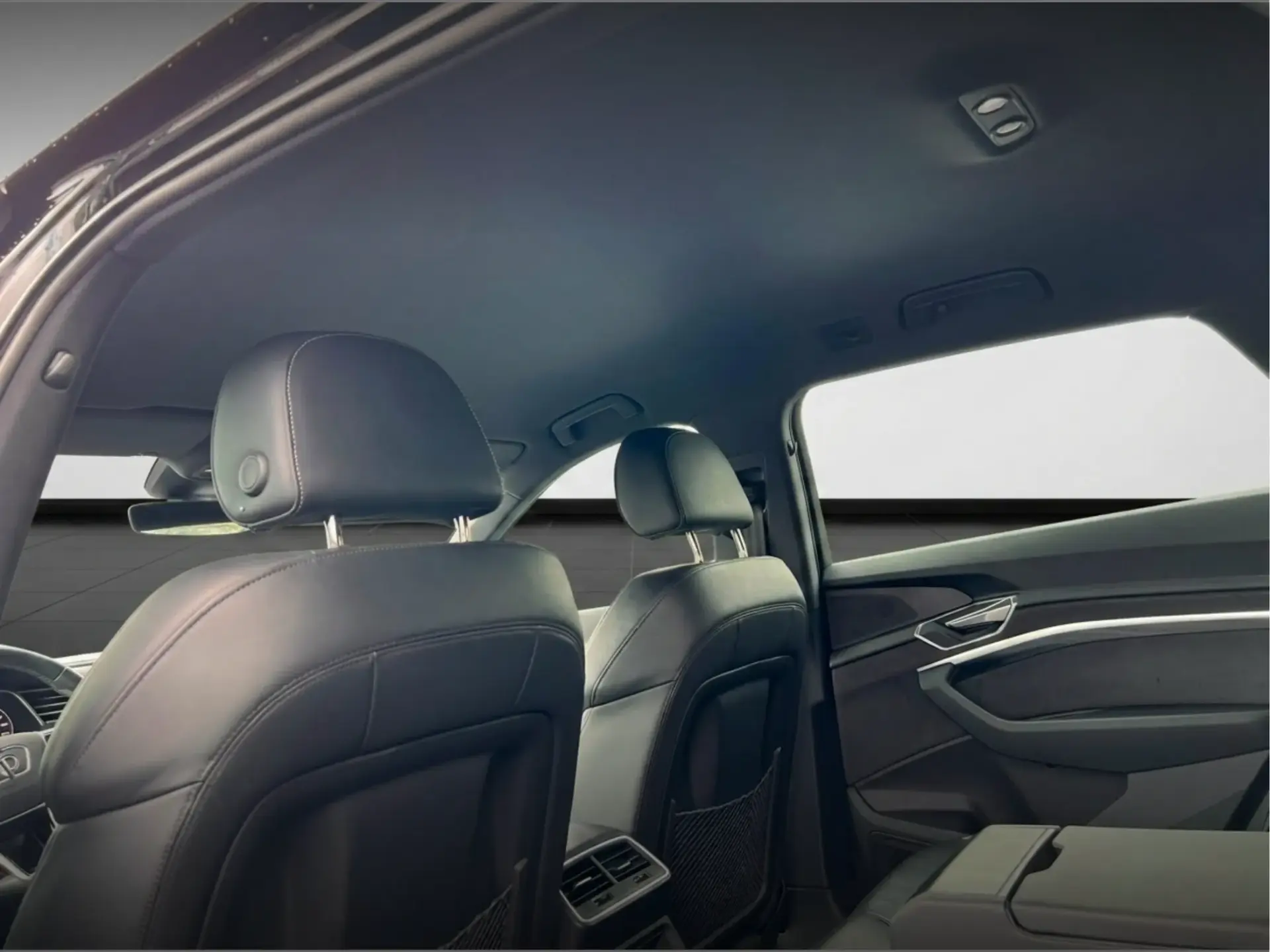 Audi e-tron 55 quattro S line 12