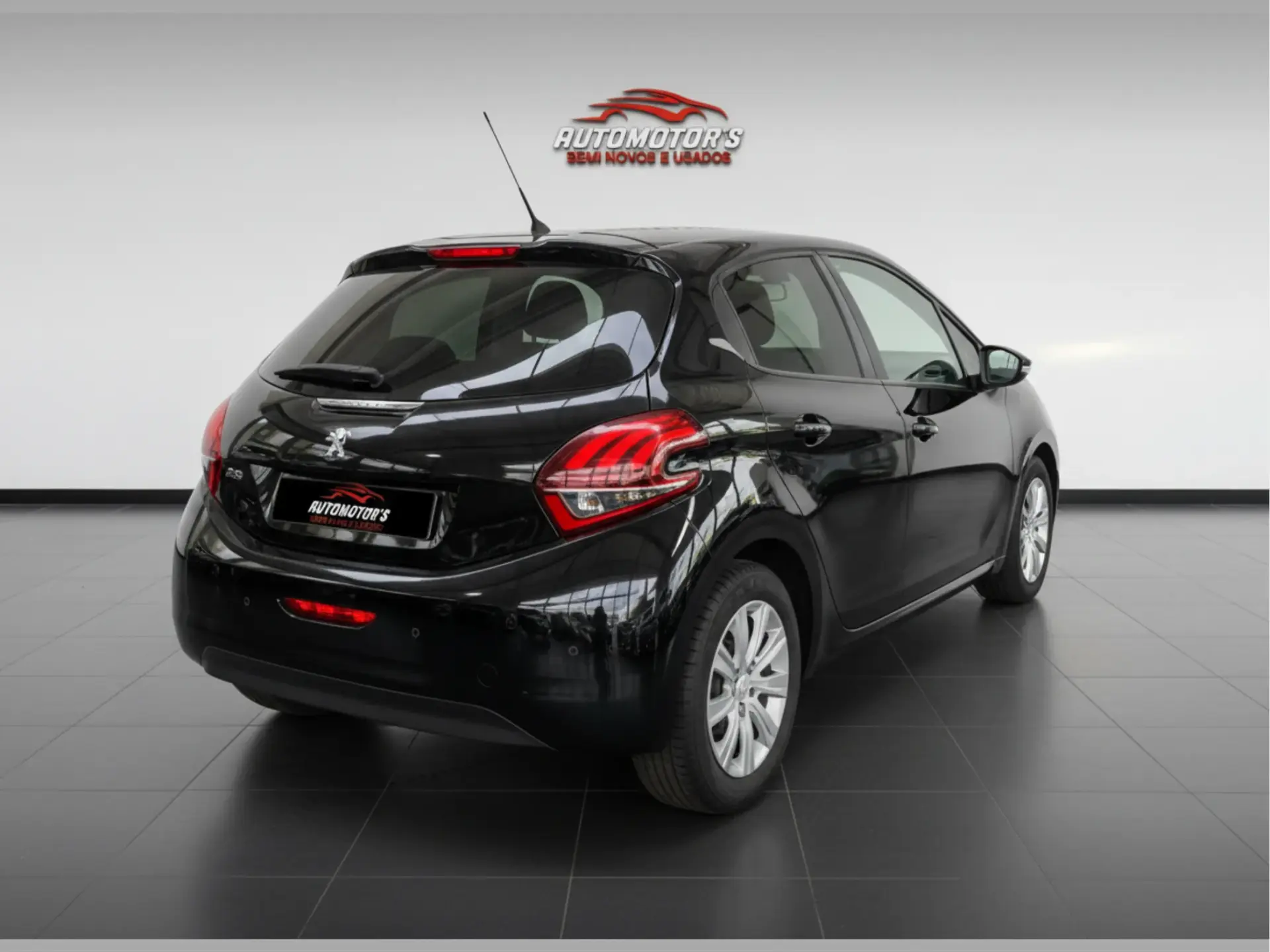 Peugeot 208 1.2 PureTech Allure EAT6 4