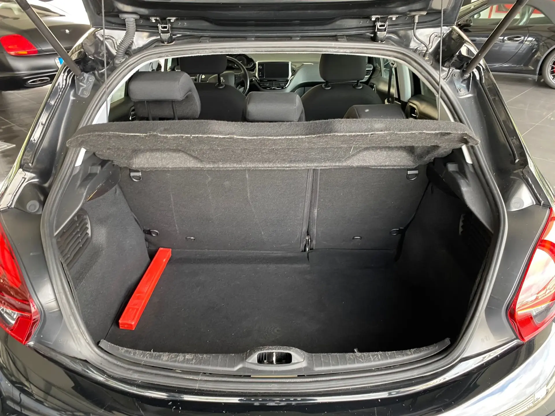 Peugeot 208 1.2 PureTech Allure EAT6 13