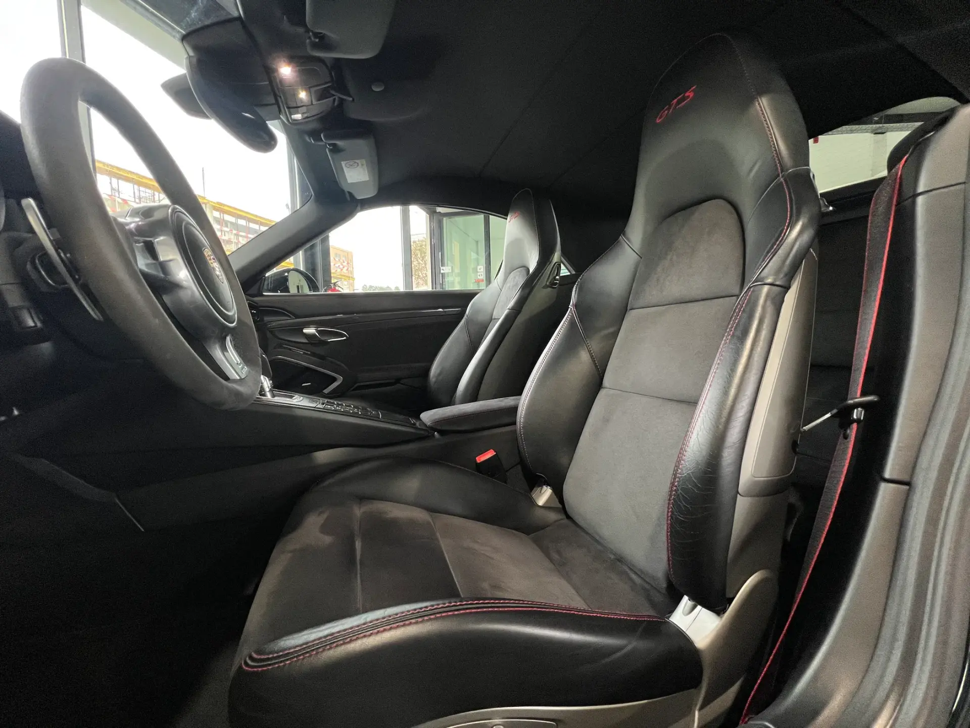 Porsche 911 (991) Carrera 4 GTS PDK 8