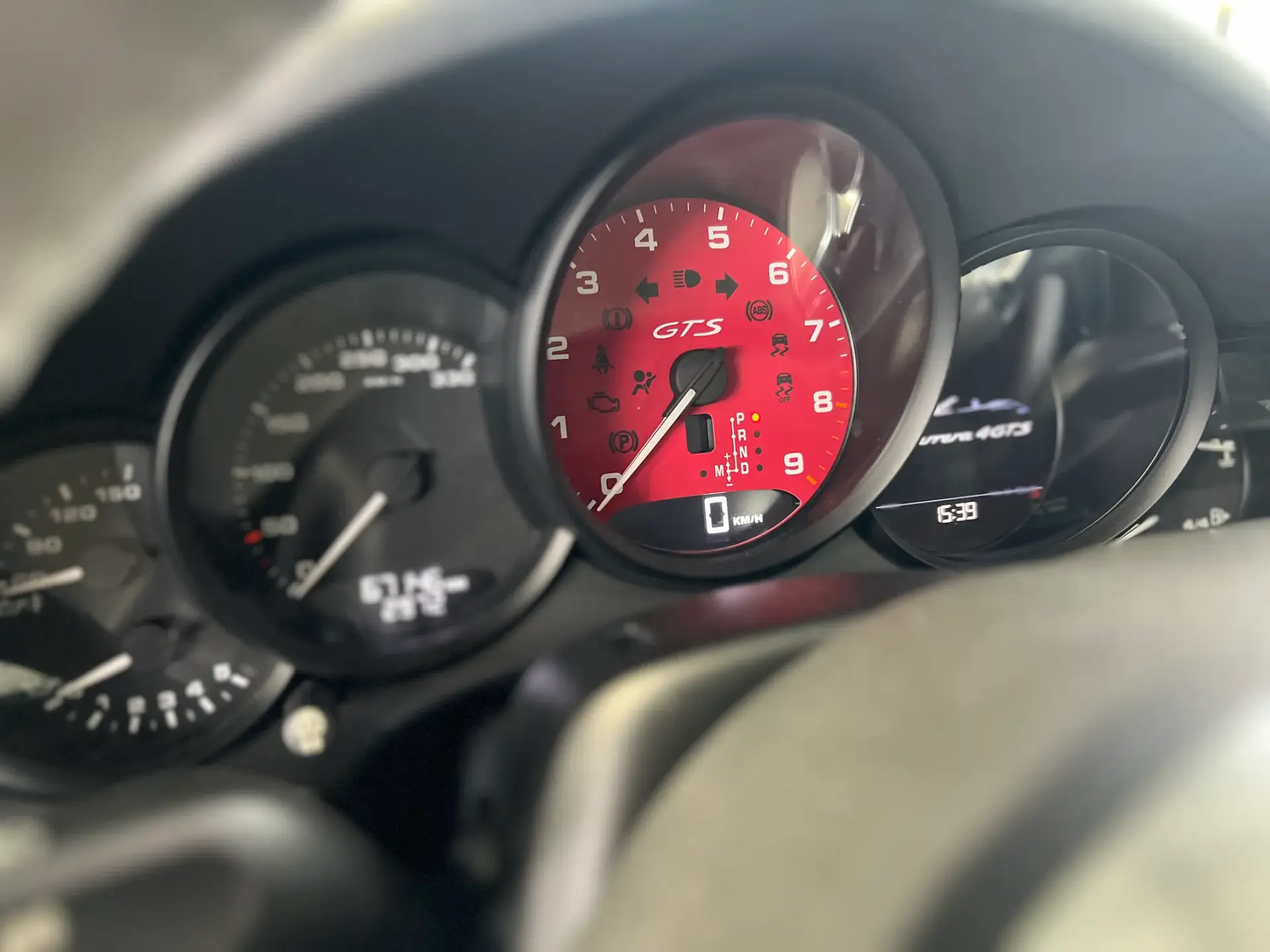 Porsche 911 (991) Carrera 4 GTS PDK 11