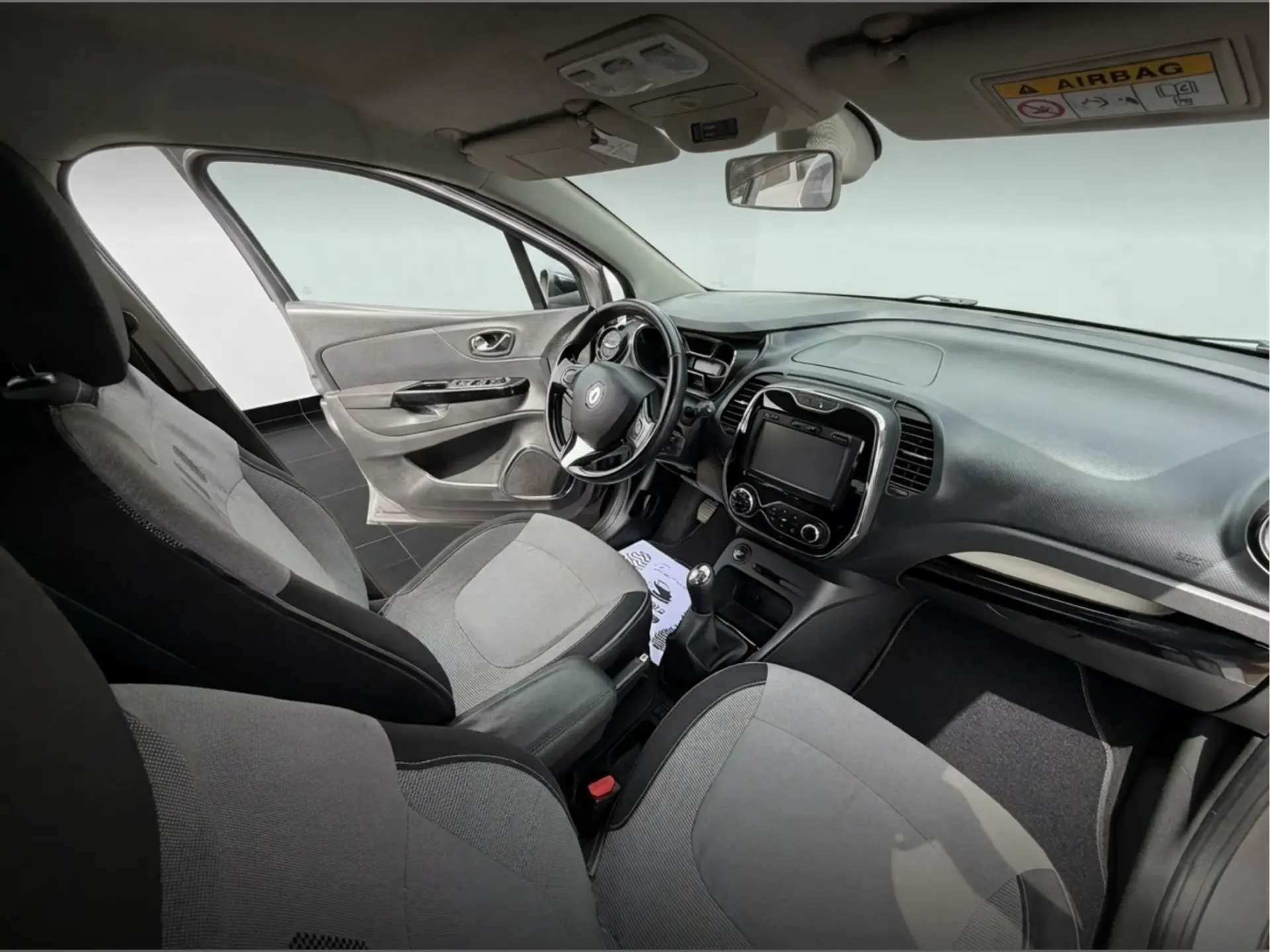 Renault Captur 0.9 TCE Exclusive 12