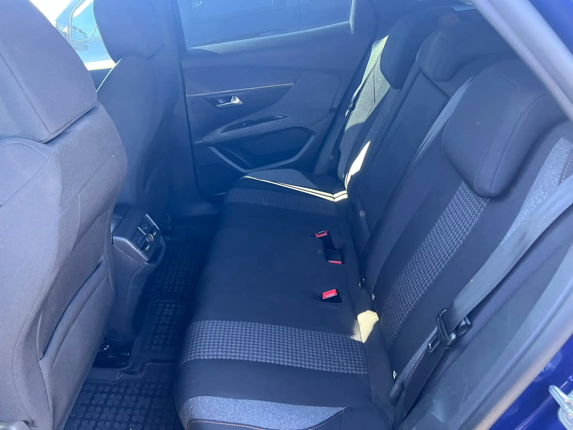 Peugeot 3008 1.6 BlueHDi Allure Grip Control EAT6 16