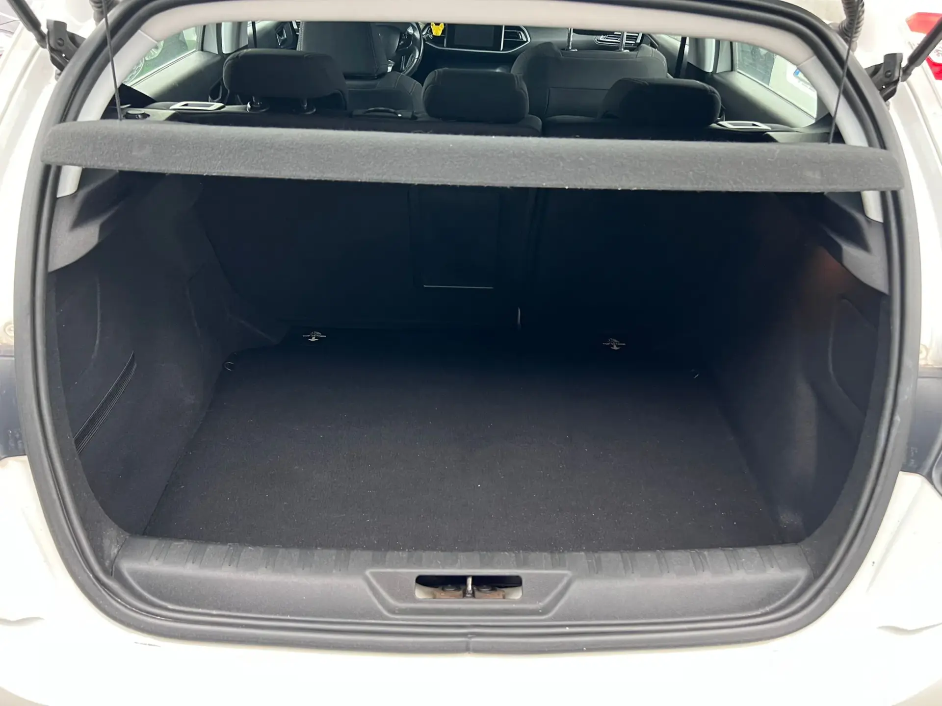Peugeot 308 1.6 BlueHDi Active J17 11