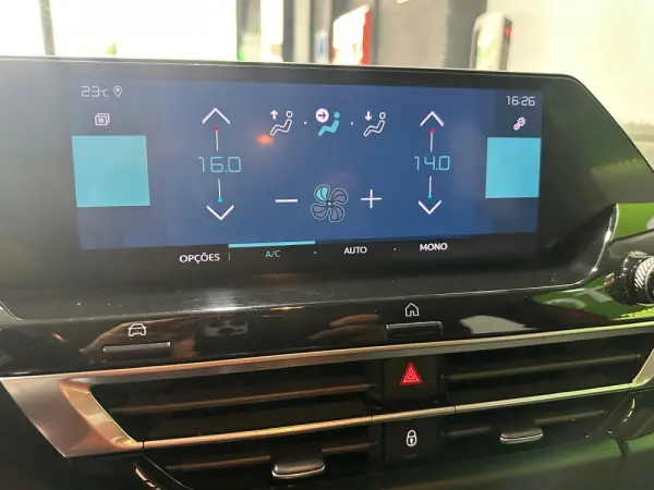 Citroen e-C4 50 kWh Shine 28