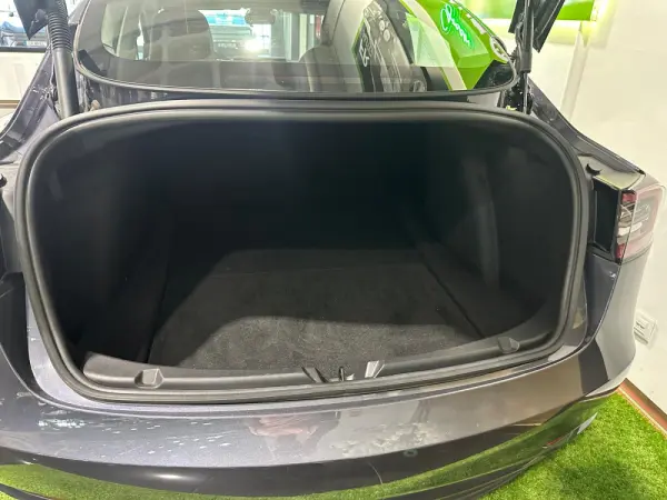Tesla Model 3 Standard RWD Plus 33