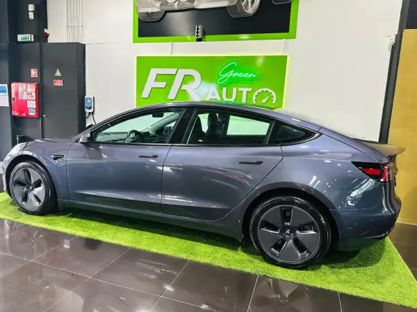 Tesla Model 3 Standard RWD Plus 8