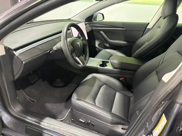 Tesla Model 3 Standard RWD Plus 16