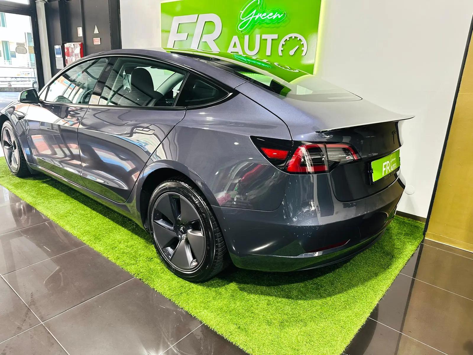 Tesla Model 3 Standard RWD Plus 7