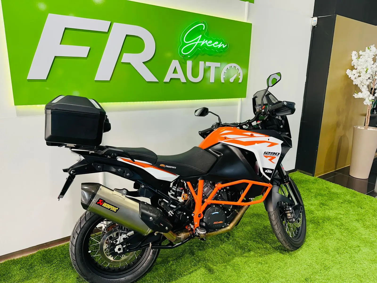 KTM 1290 Super Adventure R 10