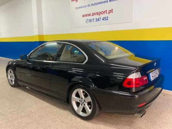 BMW 320 i COUPE 4