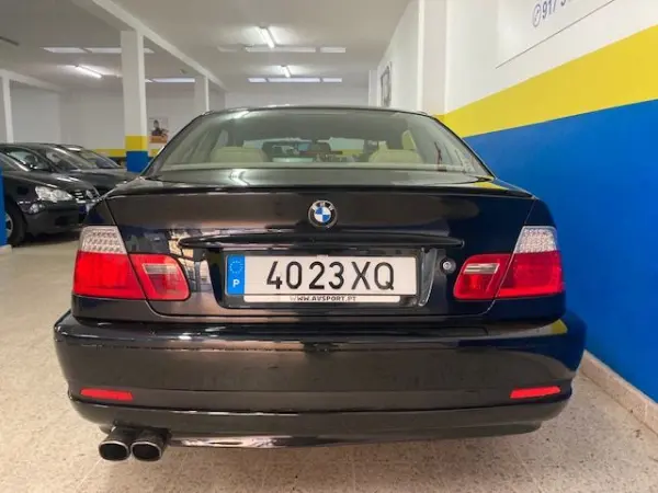 BMW 320 i COUPE 8