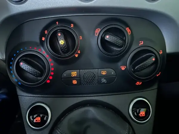 Fiat 500C 1.0 Hybrid Connect 13