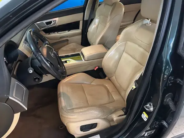 Jaguar XF 3.0 D V6 S Portfolio 159g 11