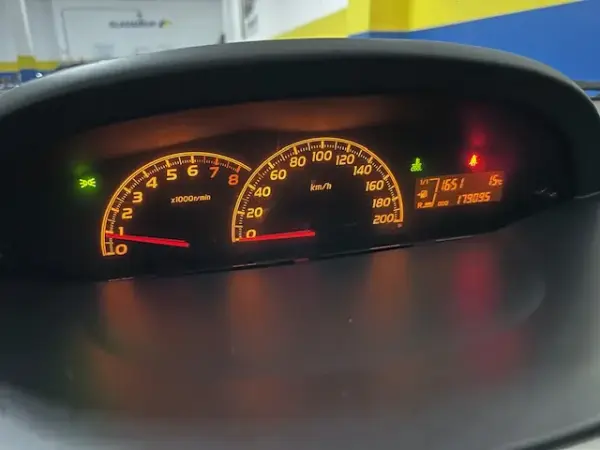 Toyota Yaris 1.0 VVT-i AC Manual 15