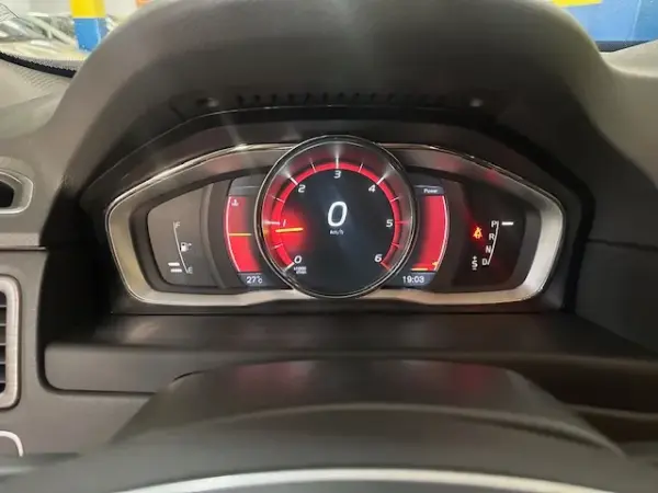 Volvo XC 70 2.0 D4 Momentum Geartronic 17