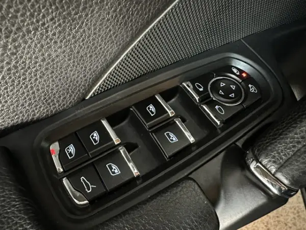 Porsche Cayenne S 20