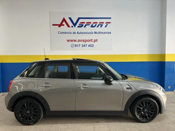 MINI 5 Portas Cooper 2