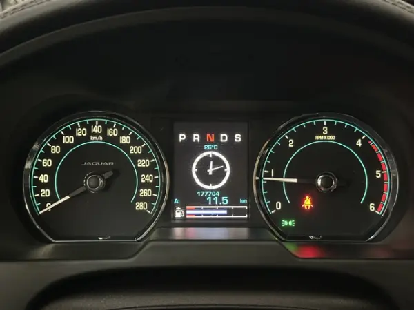 Jaguar XF Sportbrake 3.0 D V6 Premium Luxury 24