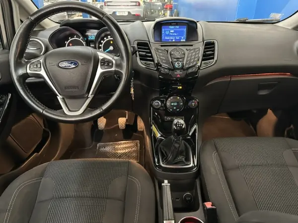 Ford Fiesta 1.0 EcoBoost S&S Titanium 12