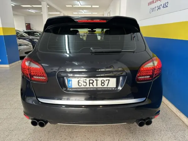 Porsche Cayenne S 8