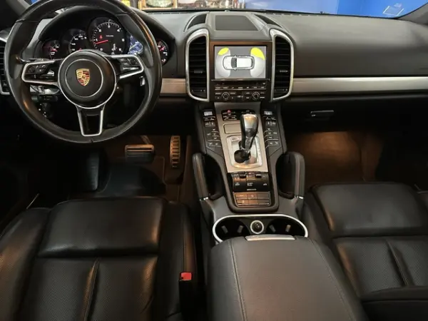 Porsche Cayenne 3.0 V6 12