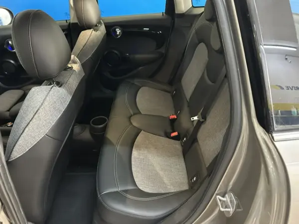MINI 5 Portas Cooper 11