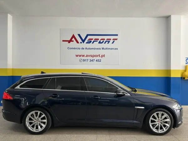 Jaguar XF Sportbrake 3.0 D V6 Premium Luxury 2