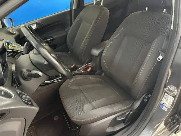 Ford Fiesta 1.0 EcoBoost S&S Titanium 10