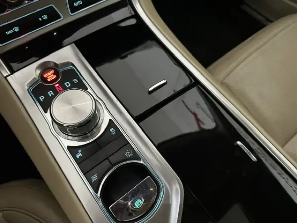Jaguar XF Sportbrake 3.0 D V6 Premium Luxury 13